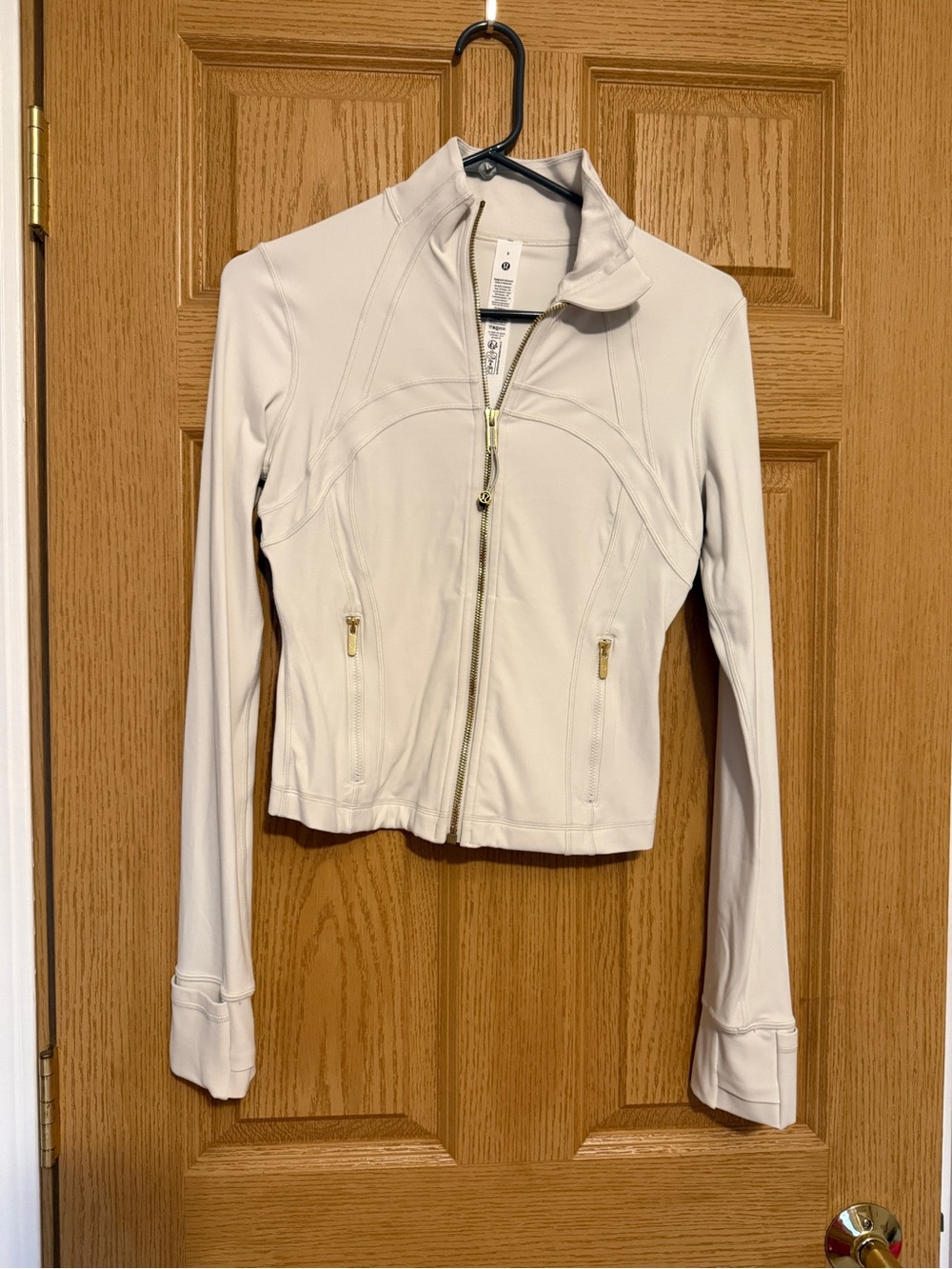 Lululemon Women's Cream Zip-Front Jacket NWOT size 6